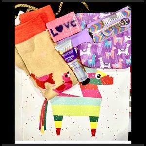 NWT LLAMA L❤️VER Gift Set w/🦙Gift Bag